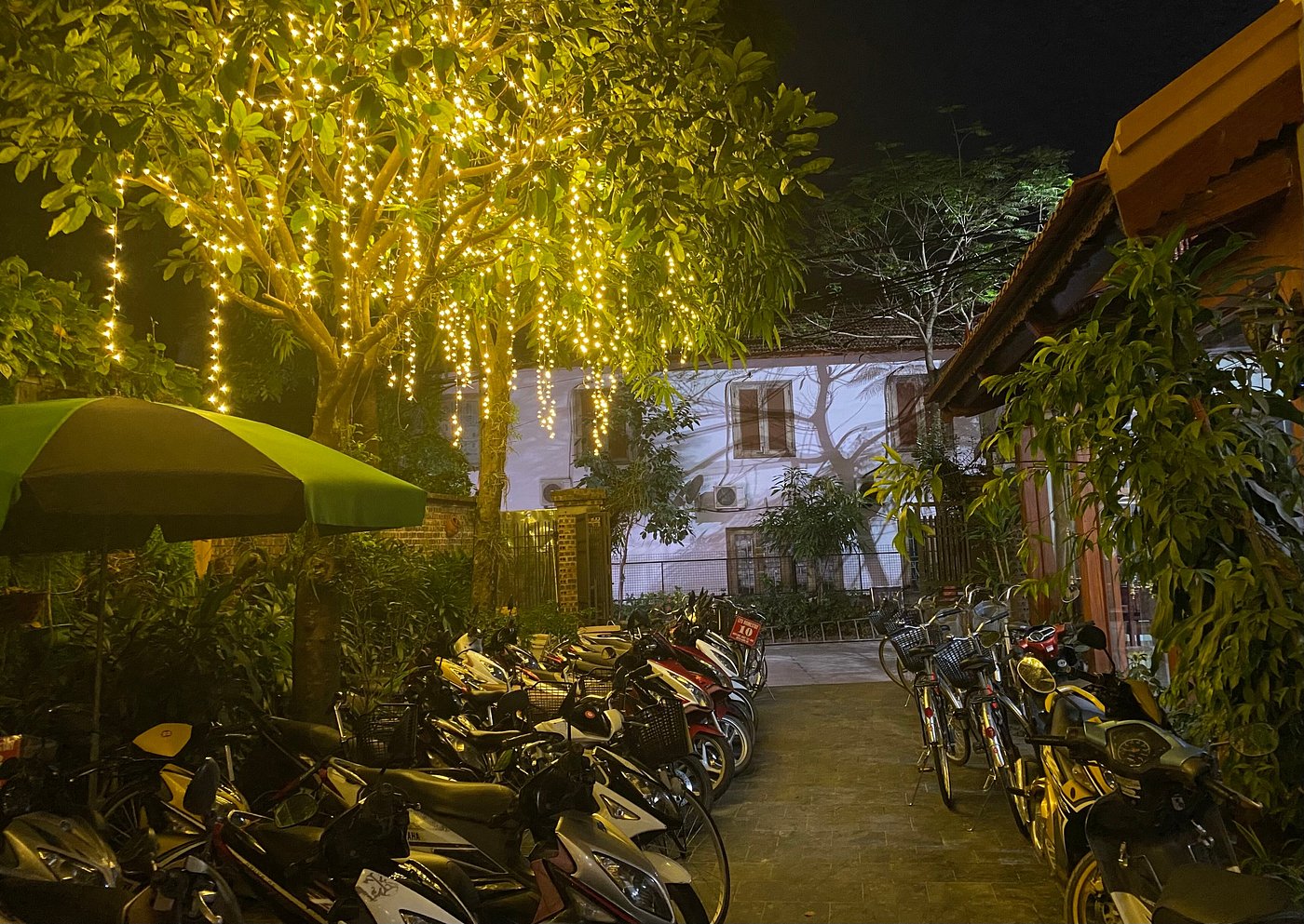 Dịch vụ du lịch & hỗ trợ khách cá nhân hóa